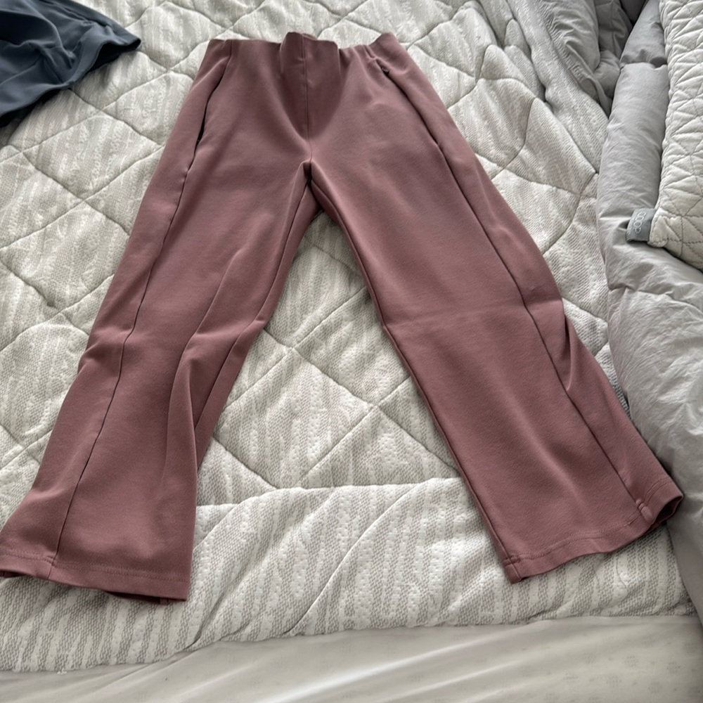 Betabrand Pants – Pretty Mauve Color (Possible Monroe Crop) M Petite